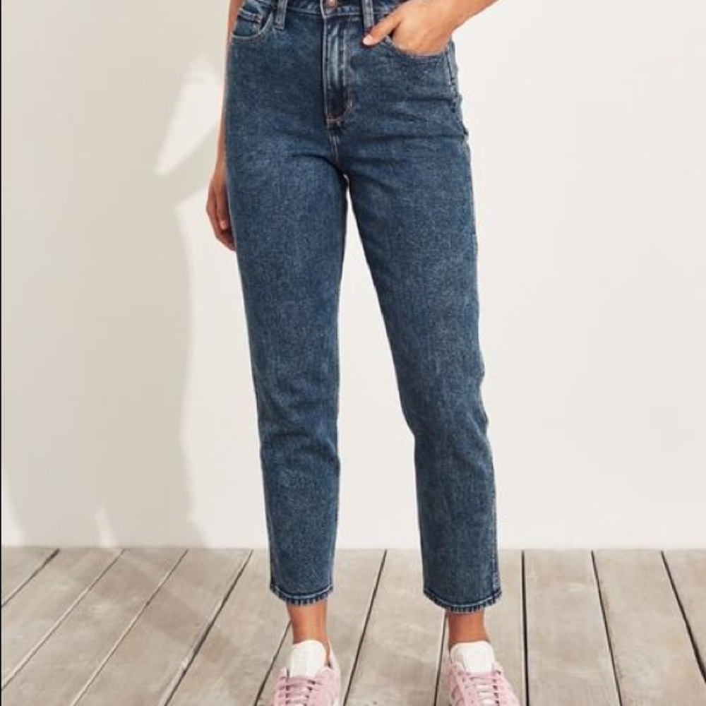 HOLLISTER MOM JEANS